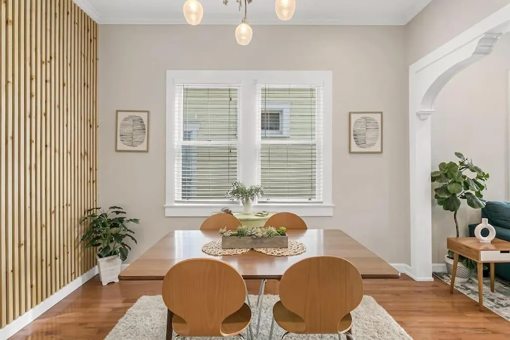 Modern Bungalow Less Than 4 Blocks To 7Th Ave In Ybor Tampa Holiday home