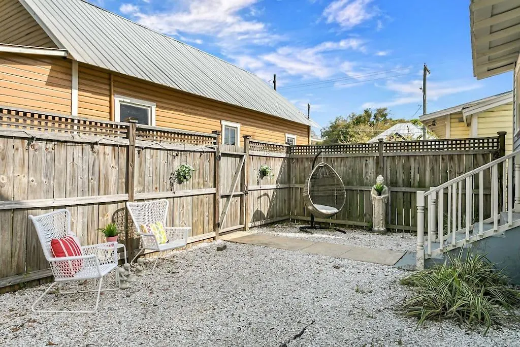 Modern Bungalow Less Than 4 Blocks To 7Th Ave In Ybor Tampa 0*,  United States